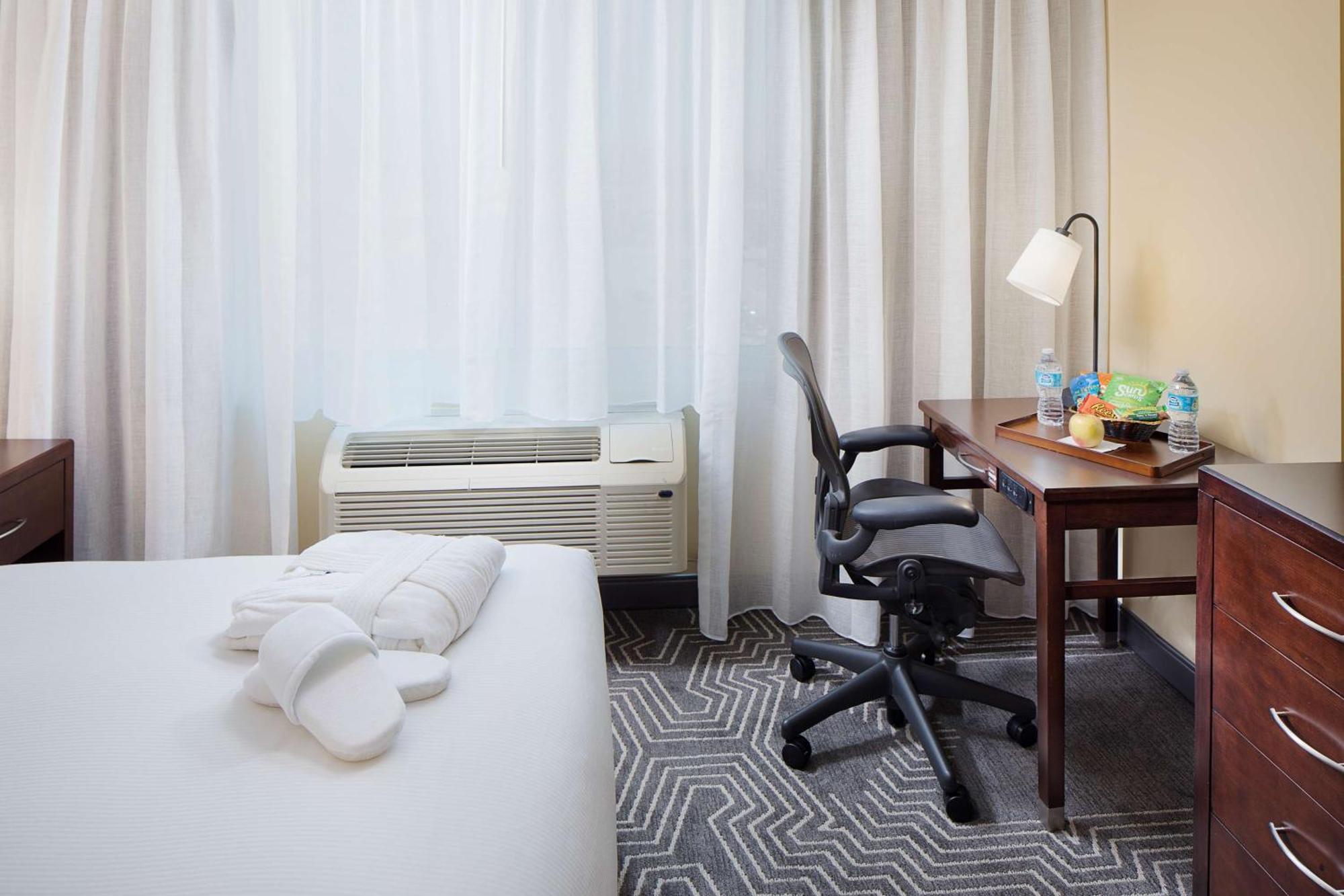 Doubletree By Hilton Los Angeles/קומרס מראה חיצוני תמונה