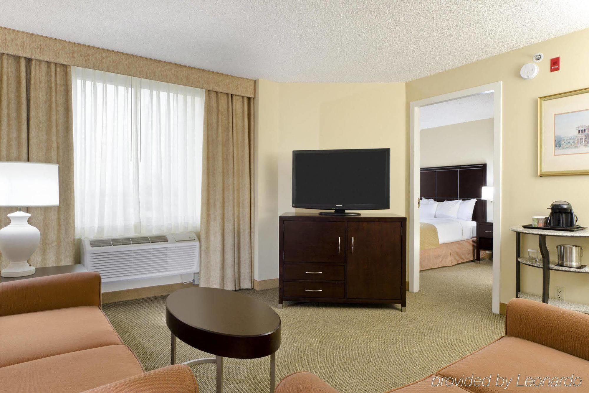 Doubletree By Hilton Los Angeles/קומרס חדר תמונה